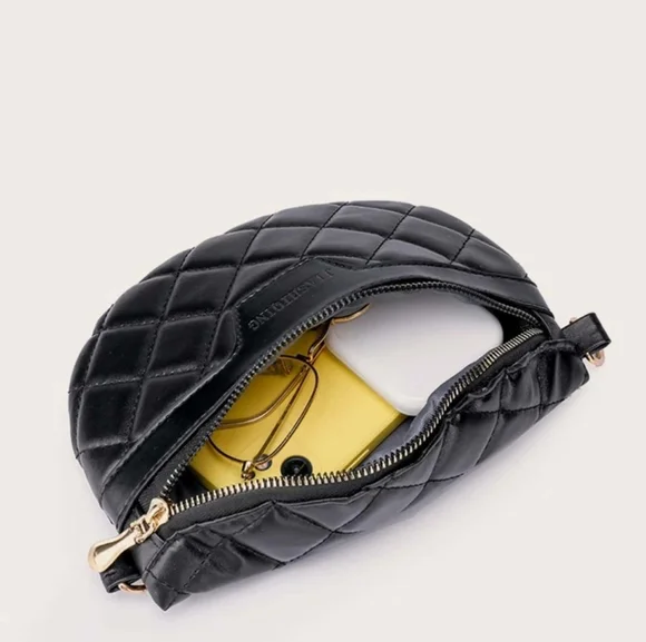 Black Quilted Chain Waist Bag - Picture 3 of 4